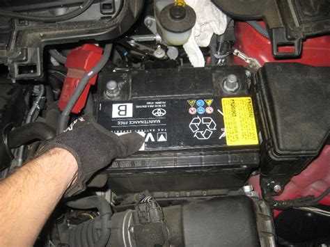 Toyota Yaris Hybrid 12v Battery Replacement 